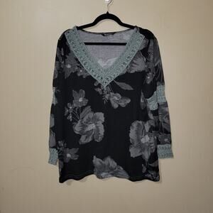 BloomChic Women’s Plus Size 18-20 Floral Print Crochet Trim Top Black Gray Long
